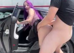 Ngentot Pacar Ditengah Mobil Saat Berjalan